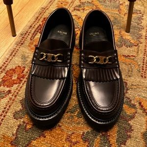CELINE MARGARET LOAFER WITH TRIOMPHE CHAIN IN POLISHED BULL
Brown